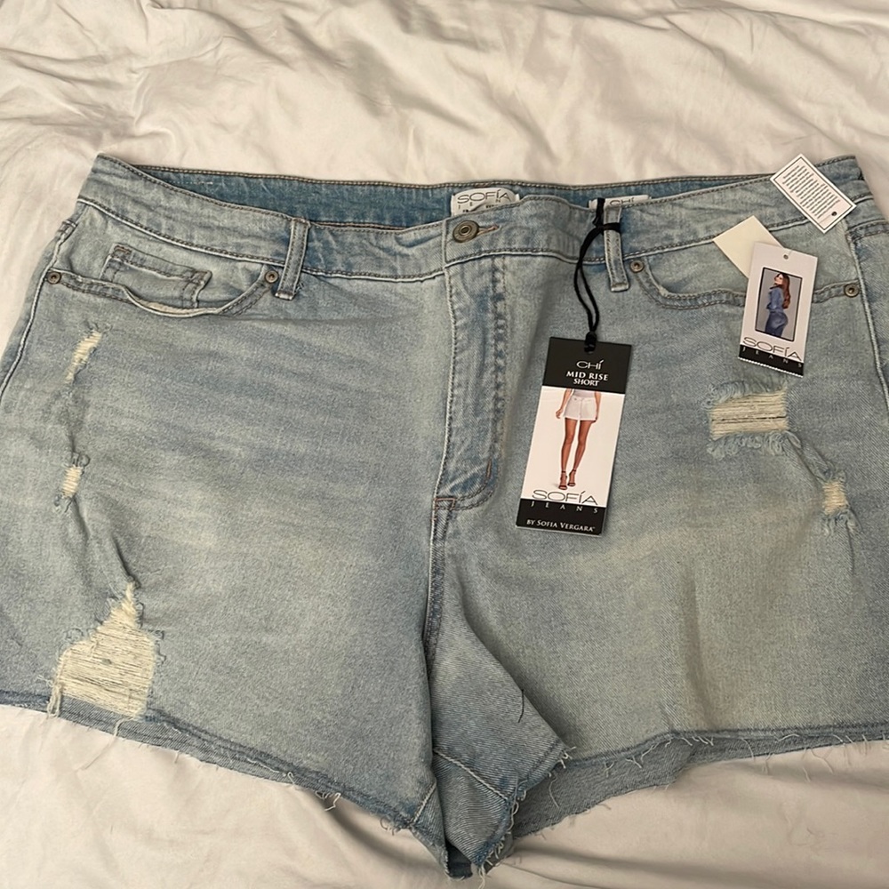 NWT Sofia Vergara cut off jean shorts